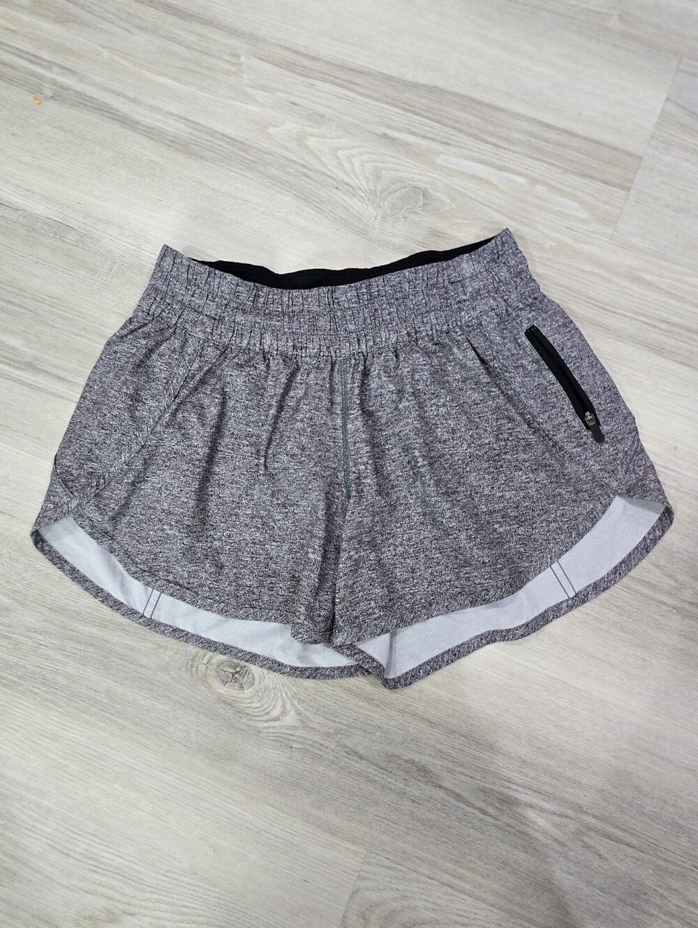 Lululemon Tracker Short V *4" Heather Lux Multi Black Size 8